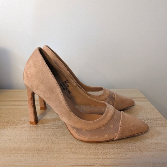 EUC New York & Company Briar Pump Light Nude Pink Polkadot Heels || Size 6.5 - Picture 2 of 6